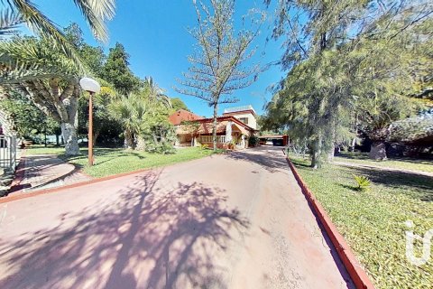 Сasa en venta en Elche, Alicante, España 5 dormitorios, 397 m2 No. 153448 - foto 5