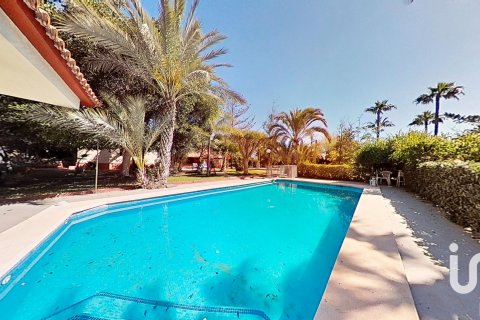 Сasa en venta en Elche, Alicante, España 5 dormitorios, 397 m2 No. 153448 - foto 3