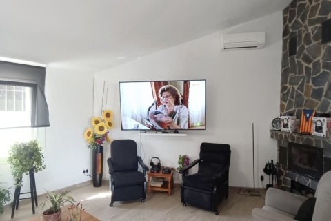 Продажа дома в Л'Аметлья-де-Мар, Таррагона, Испания 3 спальни, 138м2 №153446 - фото 2