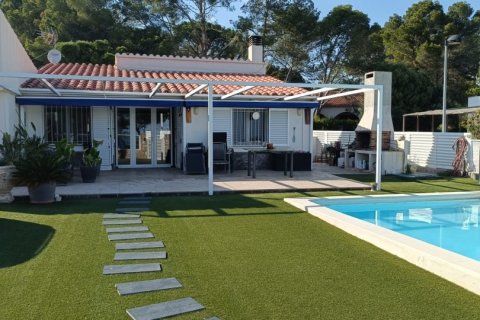 Продажа дома в Л'Аметлья-де-Мар, Таррагона, Испания 3 спальни, 138м2 №153446 - фото 24