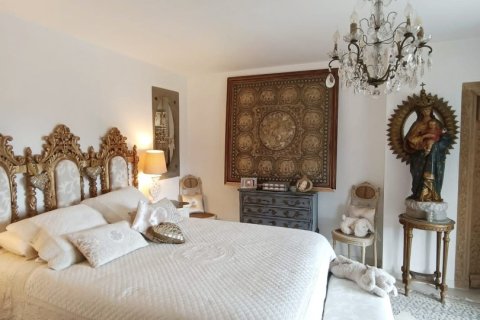 Hus till salu i Camarles, Tarragona, Spanien 6 sovrum, 350 kvm. Nr. 153445 - foto 14