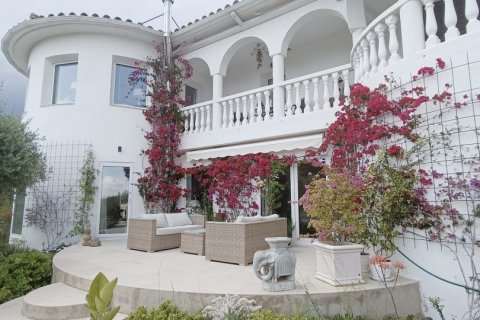 Hus till salu i Camarles, Tarragona, Spanien 6 sovrum, 350 kvm. Nr. 153445 - foto 21