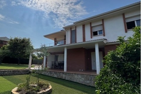 Dom w Corbera de Llobregat, Barcelona, Hiszpania 6 sypialni, 230 mkw. nr 153447 – zdjęcie 3