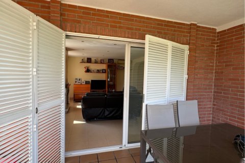 Dom w Corbera de Llobregat, Barcelona, Hiszpania 6 sypialni, 230 mkw. nr 153447 – zdjęcie 7