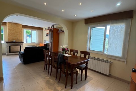 Dom w Corbera de Llobregat, Barcelona, Hiszpania 6 sypialni, 230 mkw. nr 153447 – zdjęcie 8