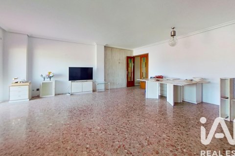 Apartment in Ulldecona, Tarragona, Spain 5 bedrooms, 210 sq.m. No. 184625