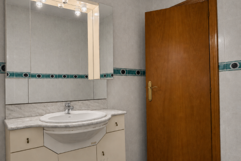 Penthouse for sale in Montcada i Reixac, Barcelona, Spain 3 bedrooms, 70 sq.m. No. 184626 - photo 24
