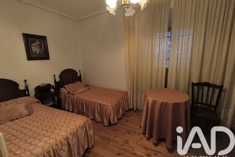 House for sale in Valderas, Leon, Spain 11 bedrooms, 978 sq.m. No. 184704 - photo 8