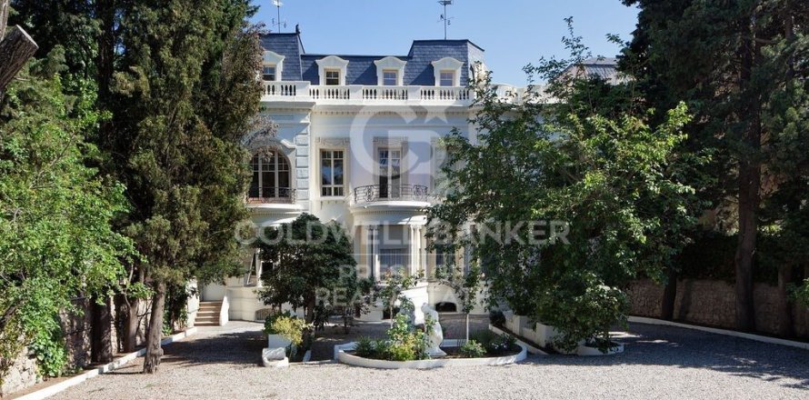 House à Barcelona, Espagne 7 chambres, 1200 m2 No. 179193