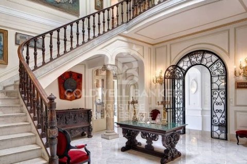 House à vendre à Barcelona, Espagne, 7 chambres, 1200 m2 No. 179193 - photo 3