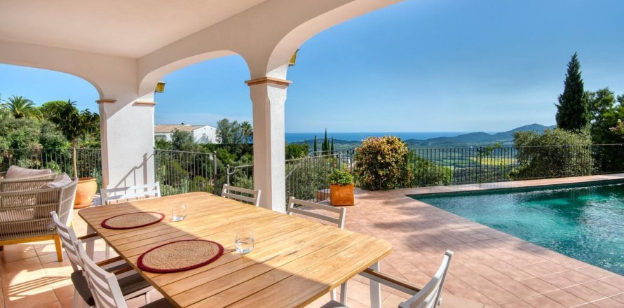 House in Platja D'aro, Girona, Spanien 5 Schlafzimmer, 361 m2 Nr. 168487