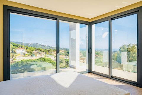 Продажа дома в Льорет-де-Мар, Герона, Испания 3 спальни, 330м2 №168485 - фото 2