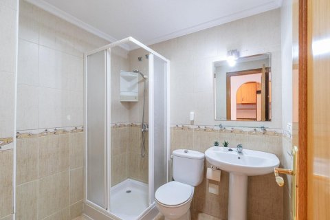 Apartament w Torrevieja, Alicante, Hiszpania 3 sypialnie, 105 mkw. nr 146381 – zdjęcie 28