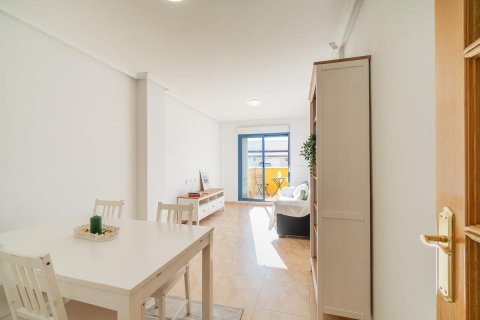 Apartament w Torrevieja, Alicante, Hiszpania 3 sypialnie, 105 mkw. nr 146381 – zdjęcie 29