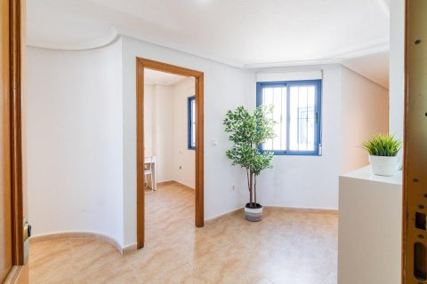 Apartament w Torrevieja, Alicante, Hiszpania 3 sypialnie, 105 mkw. nr 146381 – zdjęcie 9