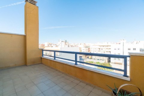 Apartament w Torrevieja, Alicante, Hiszpania 3 sypialnie, 105 mkw. nr 146381 – zdjęcie 19