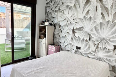 Villa for sale in Cabo Roig, Alicante, Spain 3 bedrooms, 83 sq.m. No. 155588 - photo 11