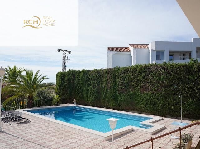 Villa i La Nucia, Alicante, Spanien 6 sovrum, 595 kvm. Nr. 155587