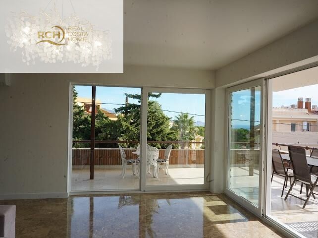 Villa i La Nucia, Alicante, Spanien 6 sovrum, 595 kvm. Nr. 155587
