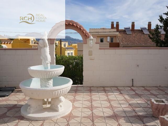 Villa i La Nucia, Alicante, Spanien 6 sovrum, 595 kvm. Nr. 155587