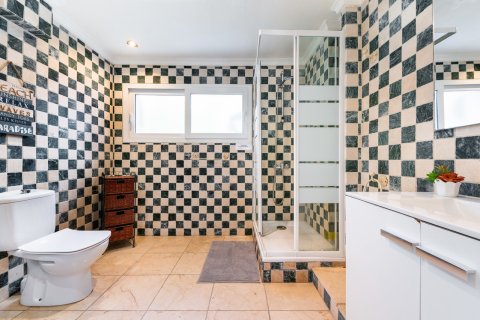 Villa for sale in Dehesa De Campoamor, Alicante, Spain 7 bedrooms, 512 sq.m. No. 155589 - photo 24