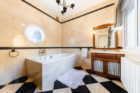 Villa for sale in Dehesa De Campoamor, Alicante, Spain 7 bedrooms, 512 sq.m. No. 155589 - photo 25