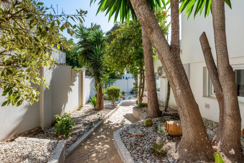 Villa for sale in Dehesa De Campoamor, Alicante, Spain 7 bedrooms, 512 sq.m. No. 155589 - photo 29