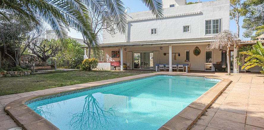 Villa en Santa Ponsa, Mallorca, España 3 dormitorios, 250 m2 No. 148047