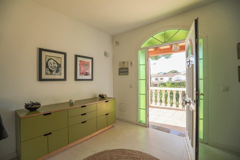 Villa en venta en Santa Ponsa, Mallorca, España 3 dormitorios, 250 m2 No. 148047 - foto 3