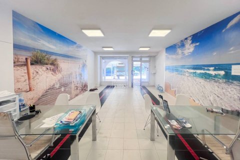 Proprietà commerciale a Es Mercadal, Menorca, Spagna 51 mq. N° 183210