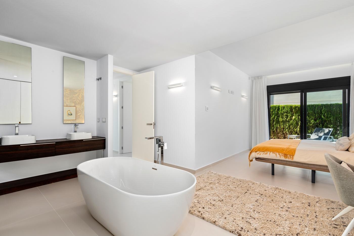 Huvila Campoamor, Alicante, Espanja 4 makuuhuonetta, 322 m2 No. 165495