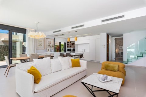 Villa for sale in Campoamor, Alicante, Spain 4 bedrooms, 322 sq.m. No. 165495 - photo 16