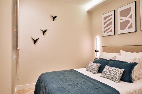 Apartment for sale in Madrid, Spain 3 bedrooms, 213 sq.m. No. 165497 - photo 5