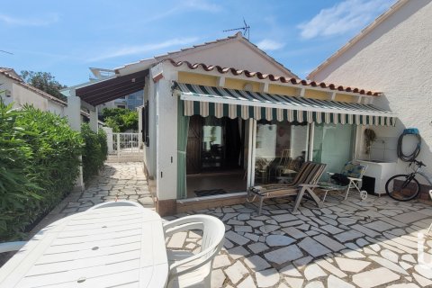 Сasa en Roses, Gerona, España 2 dormitorios, 57 m2 No. 153978