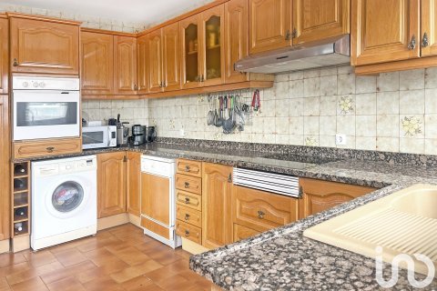 Hus till salu i Sant Feliu de Codines, Barcelona, Spanien 5 sovrum, 734 kvm. Nr. 153974 - foto 13