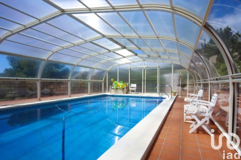 Дом в Беникассим, Кастельон, Испания 3 спальни, 2065м2 №153980