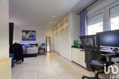 Hus till salu i Benicasim, Castellon, Spanien 3 sovrum, 2065 kvm. Nr. 153980 - foto 24