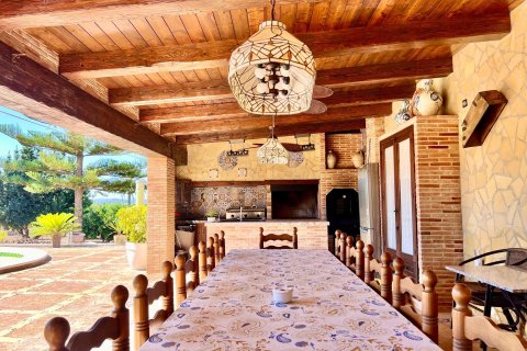 Villa till salu i Almoradi, Alicante, Spanien 4 sovrum, 493 kvm. Nr. 196652 - foto 17