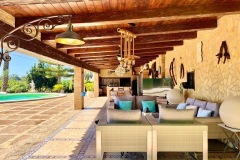 Villa till salu i Almoradi, Alicante, Spanien 4 sovrum, 493 kvm. Nr. 196652 - foto 15