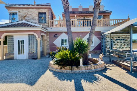 Villa till salu Guardamar del Segura, Alicante, Spanien 6 sovrum, 450 kvm. Nr. 135705 - foto 1