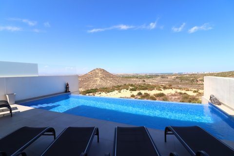 Villa till salu Ciudad Quesada, Alicante, Spanien 3 sovrum, 200 kvm. Nr. 135700 - foto 2
