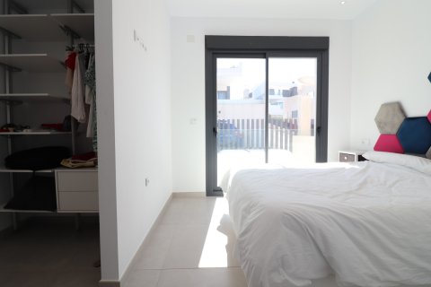 Villa till salu Ciudad Quesada, Alicante, Spanien 3 sovrum, 200 kvm. Nr. 135700 - foto 15