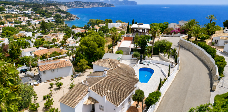 Villa in Benissa, Alicante, Spain 5 bedrooms, 168.95 sq.m. No. 191859