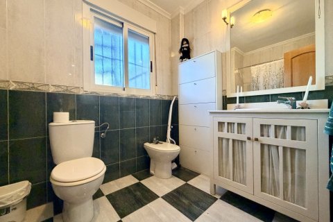 Casa adosada en venta en Formentera del Segura, Alicante, España 3 dormitorios, 240 m2 No. 189105 - foto 9