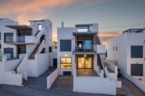 Bungalow for sale San Miguel de Salinas, Alicante, Spain 3 bedrooms, 92 sq.m. No. 76676 - photo 2