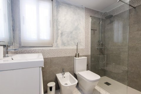Apartment for sale in Torrevieja, Alicante, Spain 1 bedroom, 74 sq.m. No. 184374 - photo 10