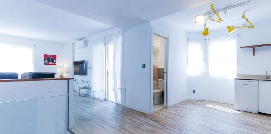 Apartment in Torrevieja, Alicante, Spain 1 bedroom, 74 sq.m. No. 184374
