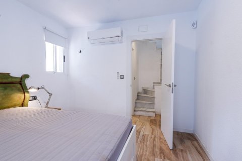 Apartment for sale in Torrevieja, Alicante, Spain 1 bedroom, 74 sq.m. No. 184374 - photo 12