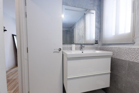 Apartment for sale in Torrevieja, Alicante, Spain 1 bedroom, 74 sq.m. No. 184374 - photo 11