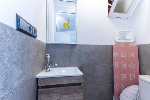 Apartment for sale in Torrevieja, Alicante, Spain 1 bedroom, 74 sq.m. No. 184374 - photo 5
